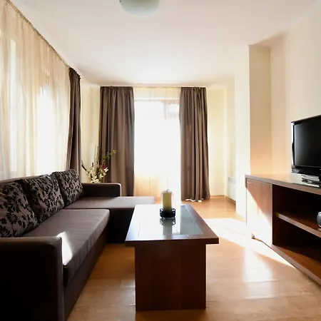 Dolomiti מלון דירות בנסקו